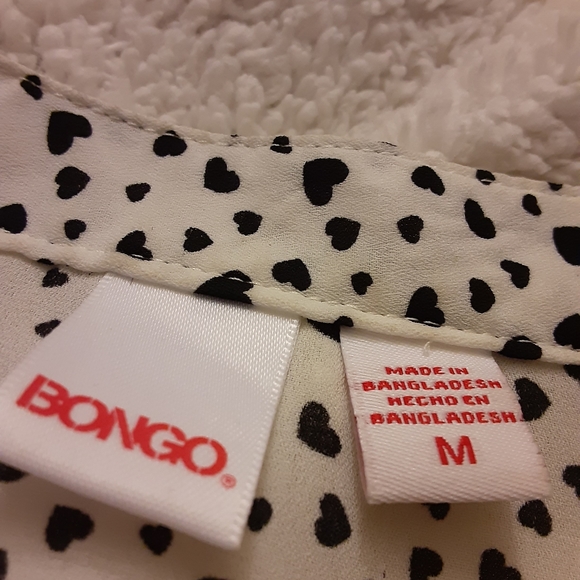 White blouse with black hearts. - Picture 7 of 7